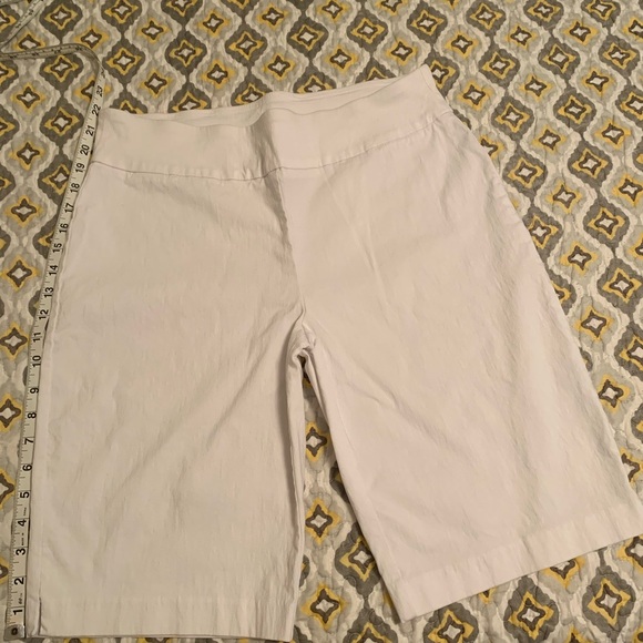 Attyre New York Pull-on White Bermuda Shorts - Picture 5 of 5